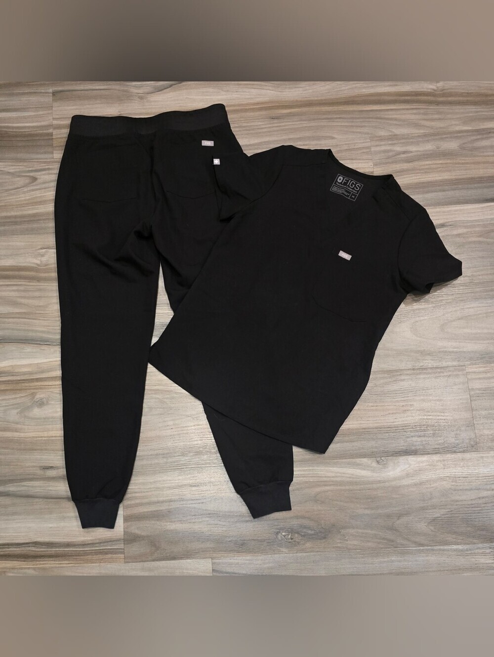 FIGS Women’s Black Scrub Set Catarina Top XS Zamora Jogger Pants Small